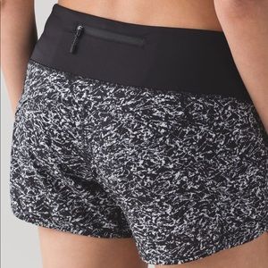 Lululemon Run Times 4” Size 2